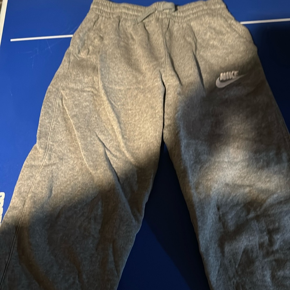 Nike jogger boys xl